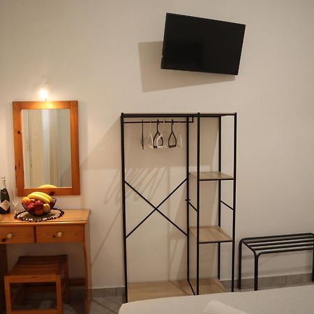Pension St.George Rooms & Studios Perivolos  Exterior photo