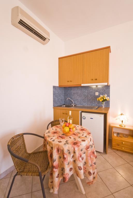 Pension St.George Rooms & Studios Perivolos  Room photo