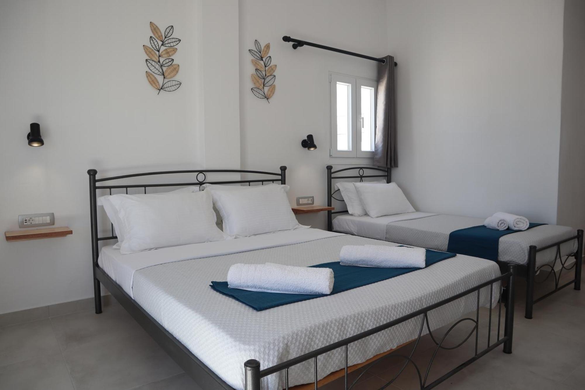 Pension St.George Rooms & Studios Perivolos  Exterior photo