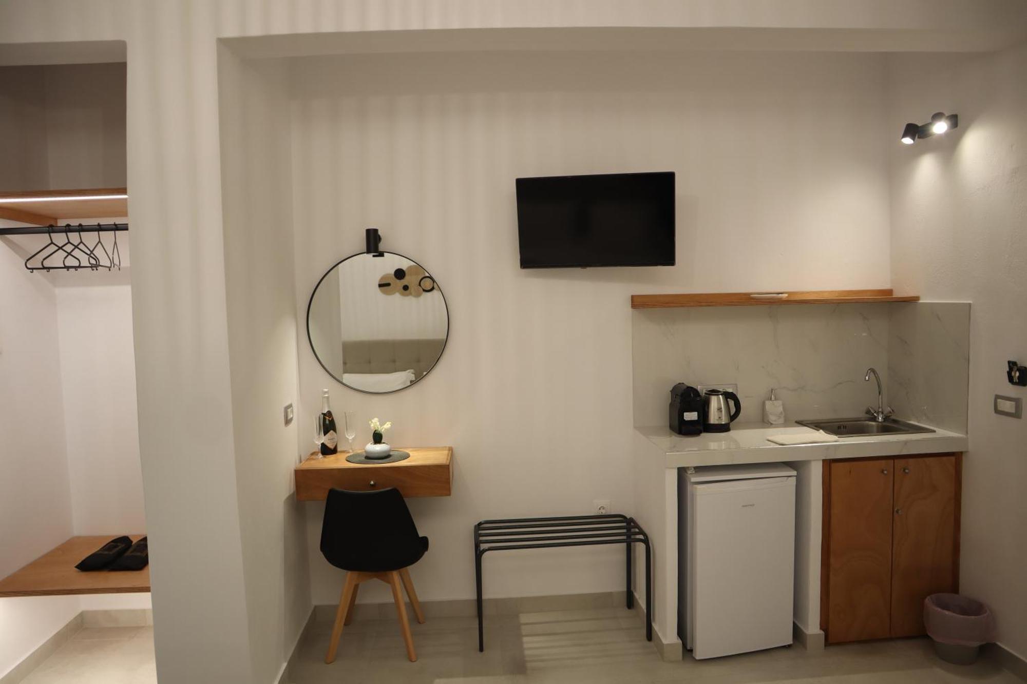 Pension St.George Rooms & Studios Perivolos  Exterior photo