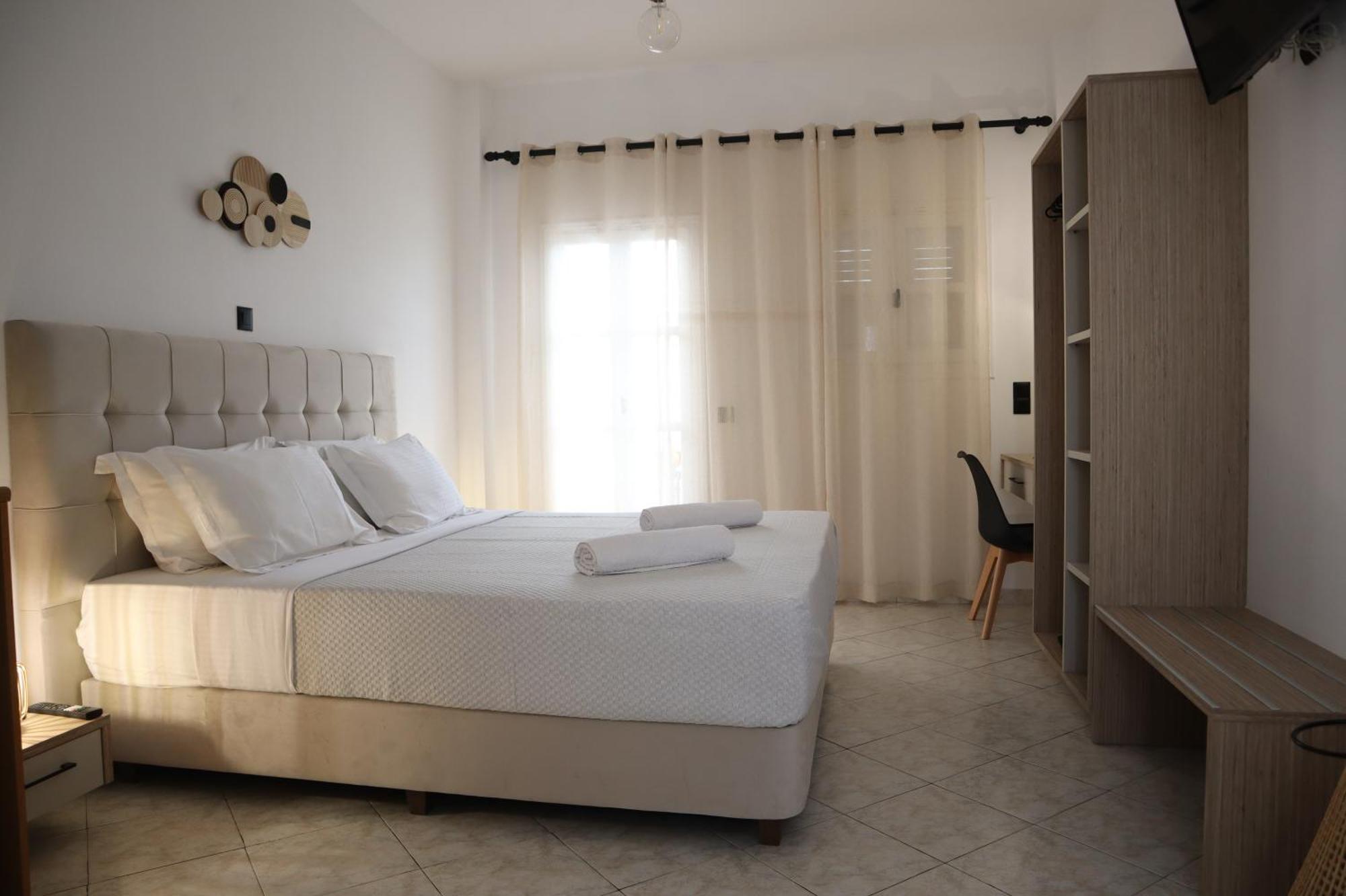 Pension St.George Rooms & Studios Perivolos  Exterior photo