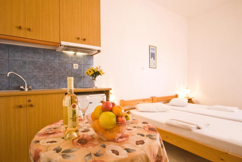Pension St.George Rooms & Studios Perivolos  Room photo